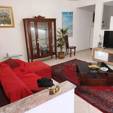 Il Glicine Apartment *
